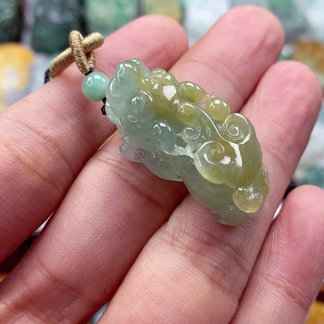 翡翠颈饰未镶嵌翡翠