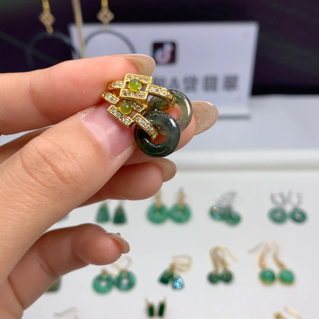 翡翠未镶嵌耳饰耳饰