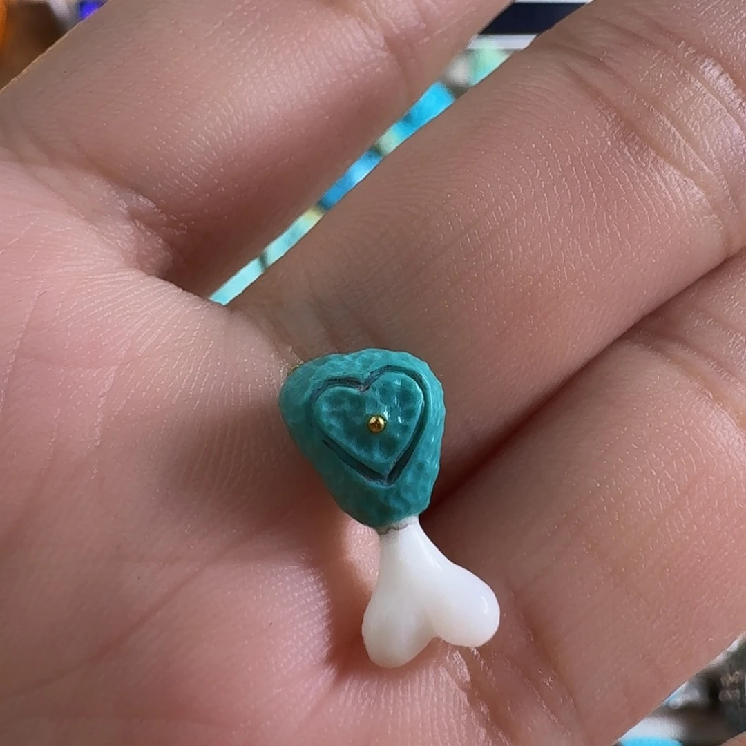 绿松石珠宝奇石未镶嵌原矿绿松石高瓷鸡腿侧挂滴流手串配饰挂件