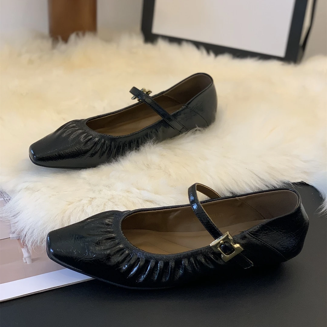 2025秋季新款时尚百搭尖头浅口单鞋女两穿简约粗跟一字扣带小皮鞋