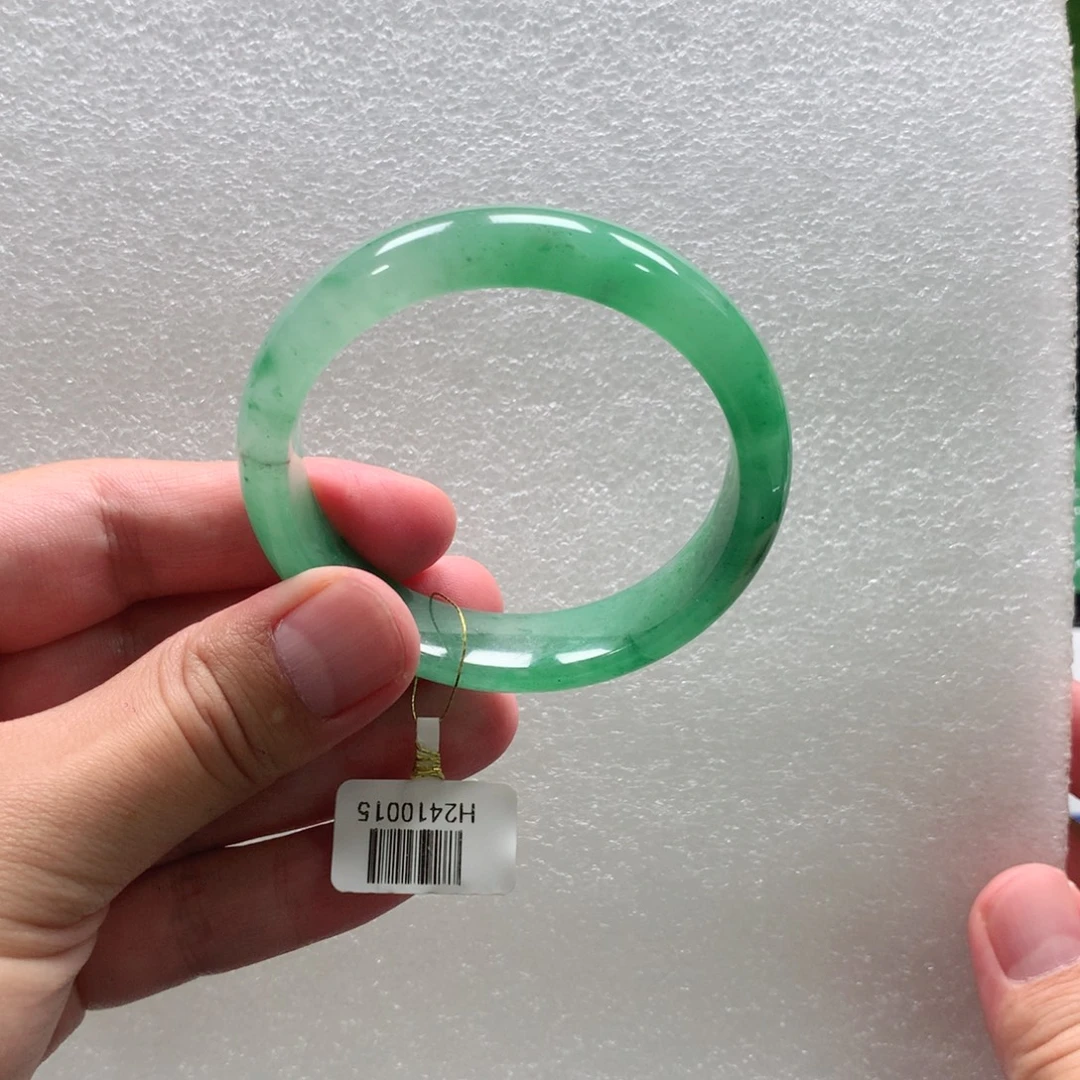 石英质玉未镶嵌手镯青青55-多人