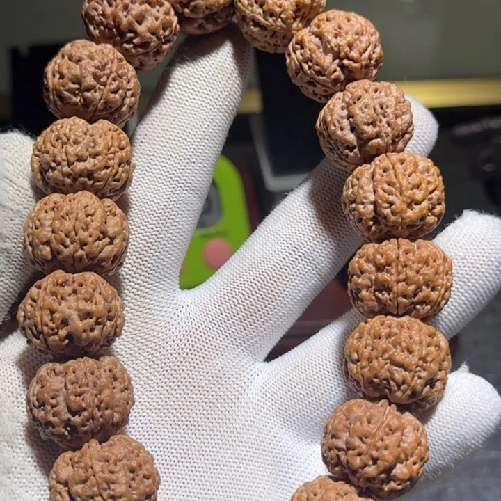 毕***索金刚菩提吊坠许久防腐剂