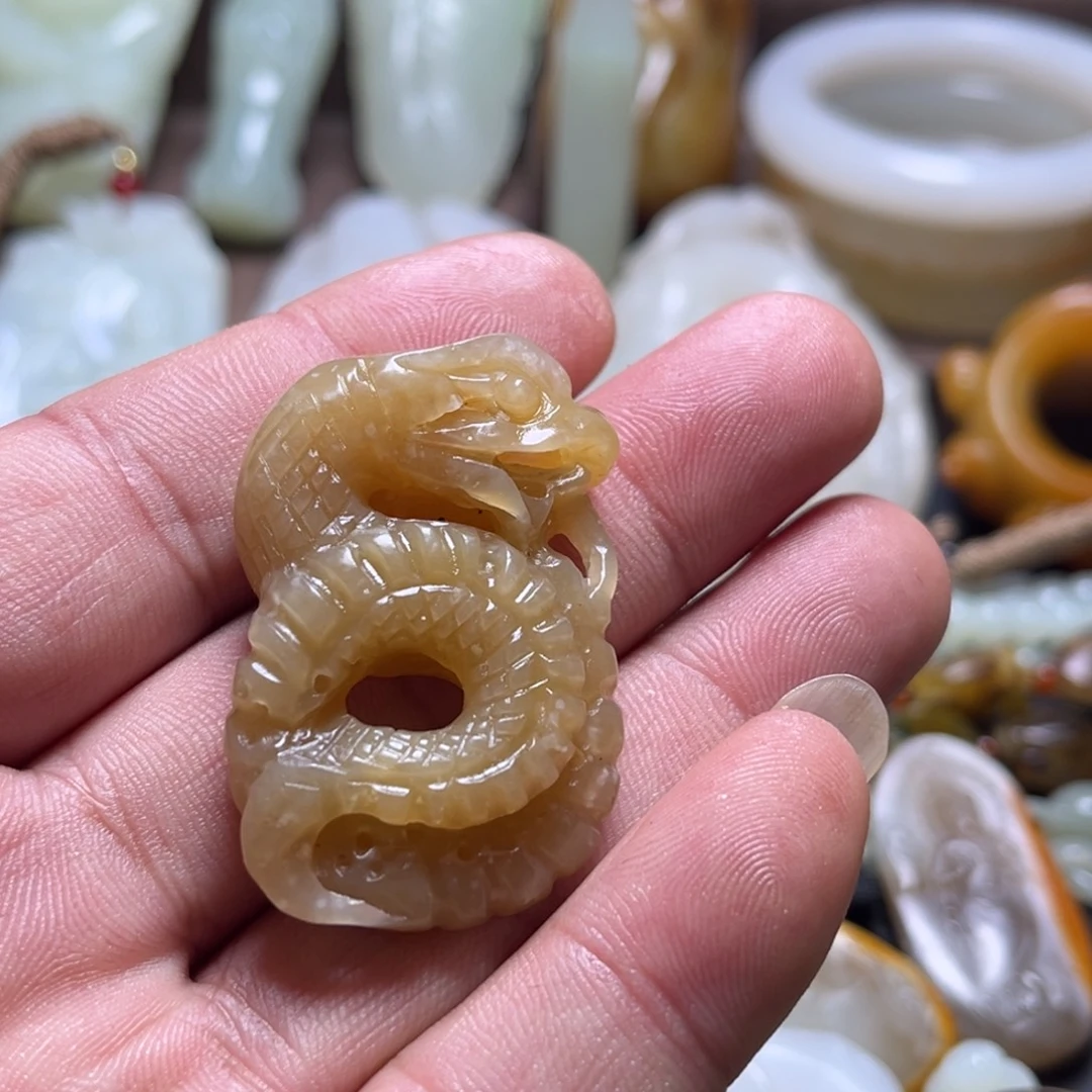 人***生和田玉未镶嵌挂件