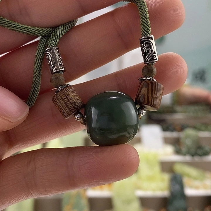 和田玉挂件未镶嵌多样性随机发一个