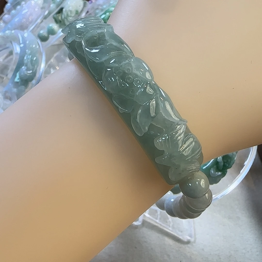 颈饰未镶嵌翡翠手牌