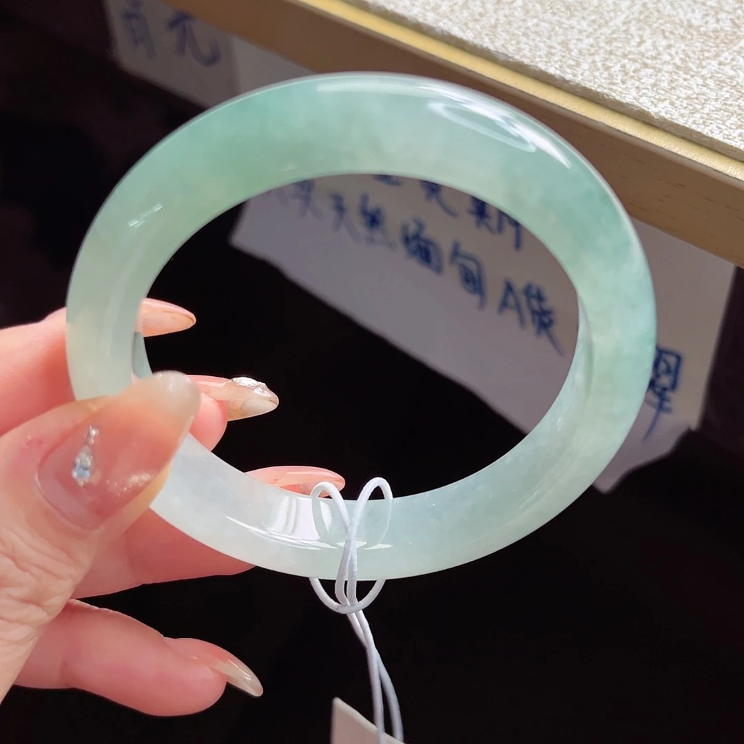 翡翠未镶嵌手镯手镯