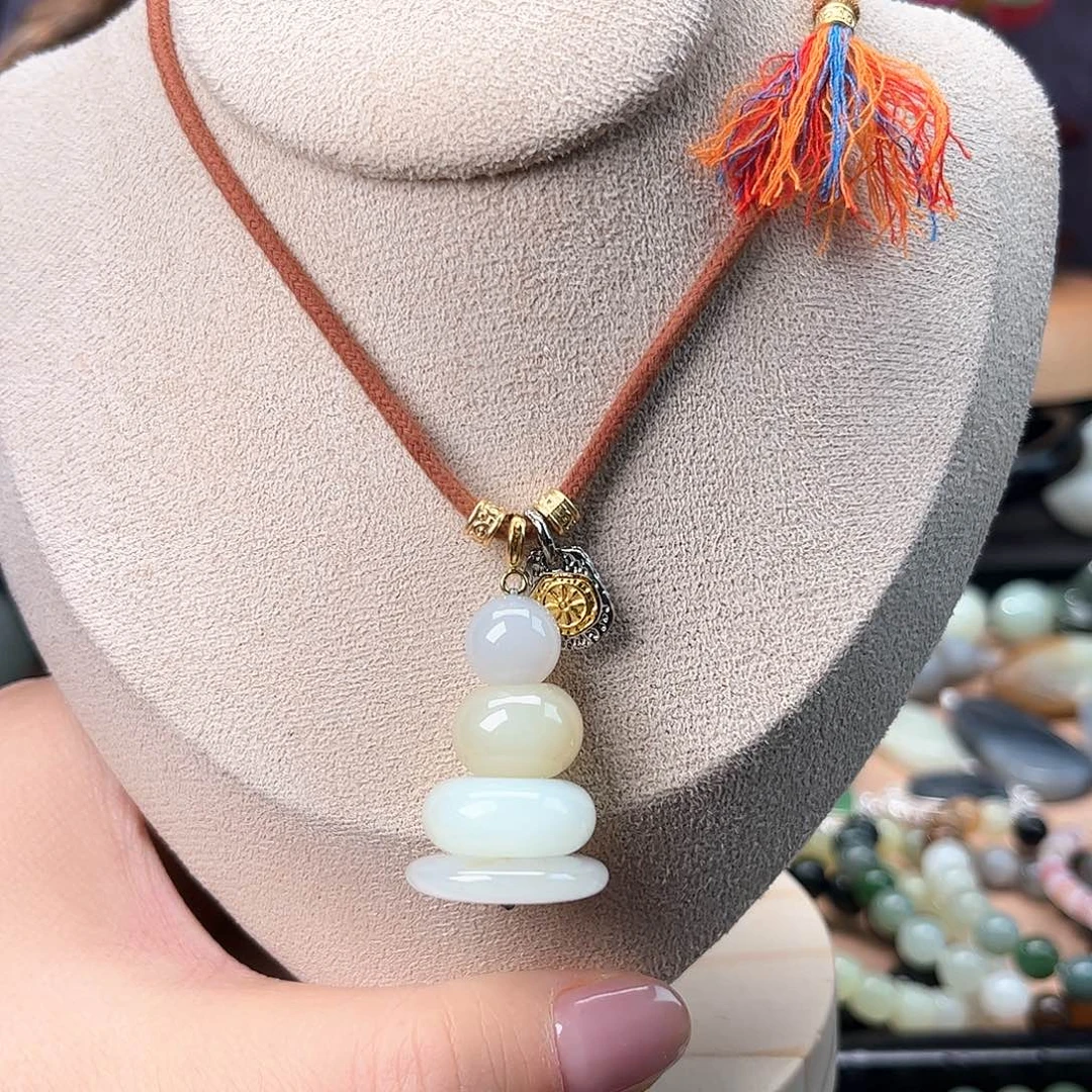 颈饰未镶嵌和田玉