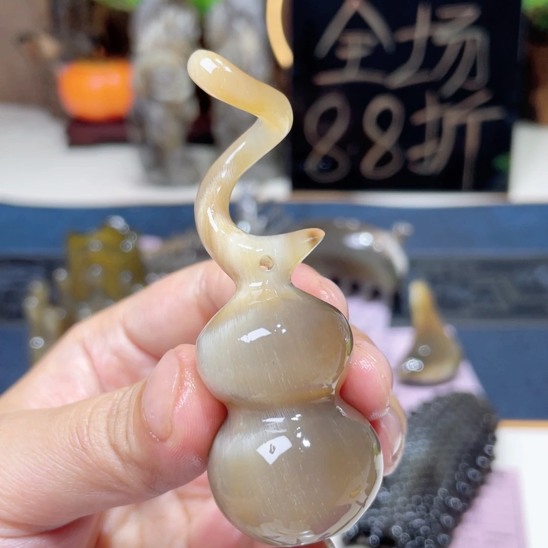 白水牛角吊坠葫芦