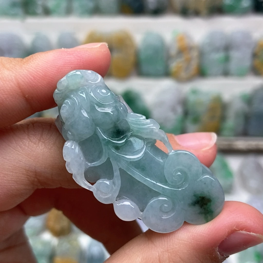 翡翠未镶嵌吊坠(赠链)