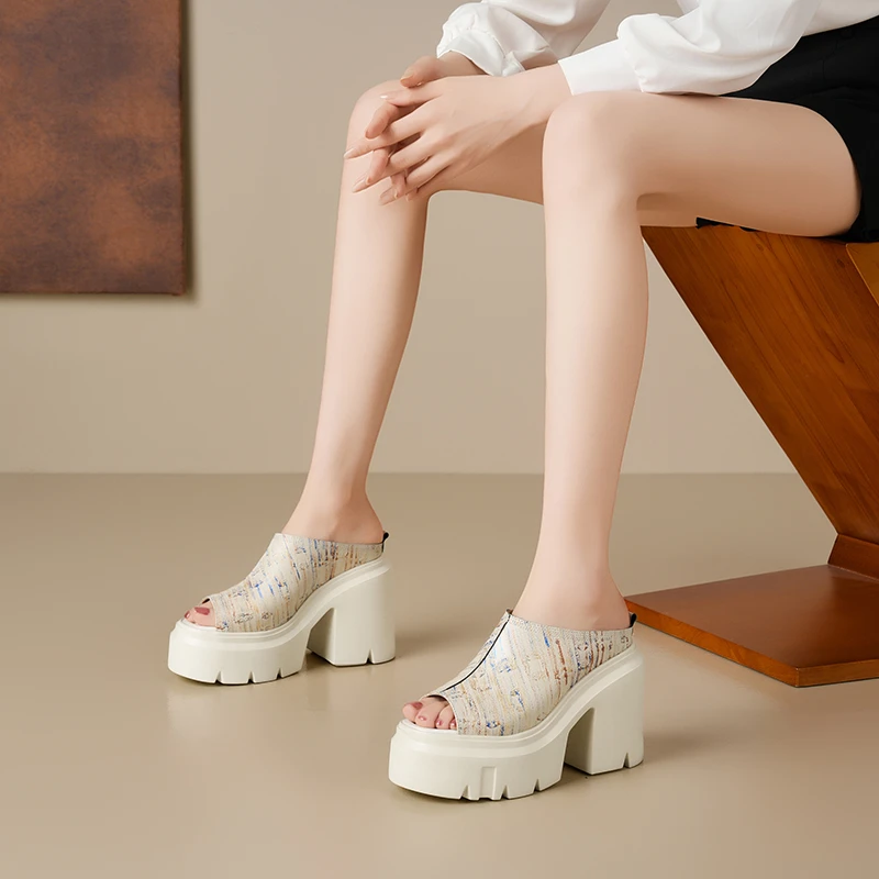 2025新款！真皮12cm坡跟凉鞋夏季松糕底超高跟一字拖鱼嘴懒人拖鞋