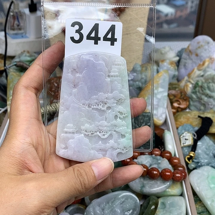 翡翠未镶嵌颈饰大**翡翠