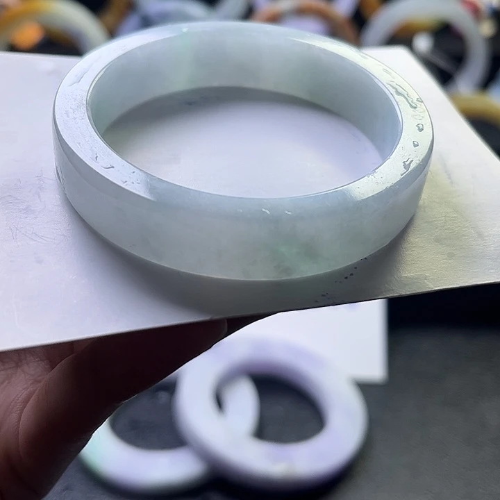 定制翡翠未镶嵌翡翠手镯