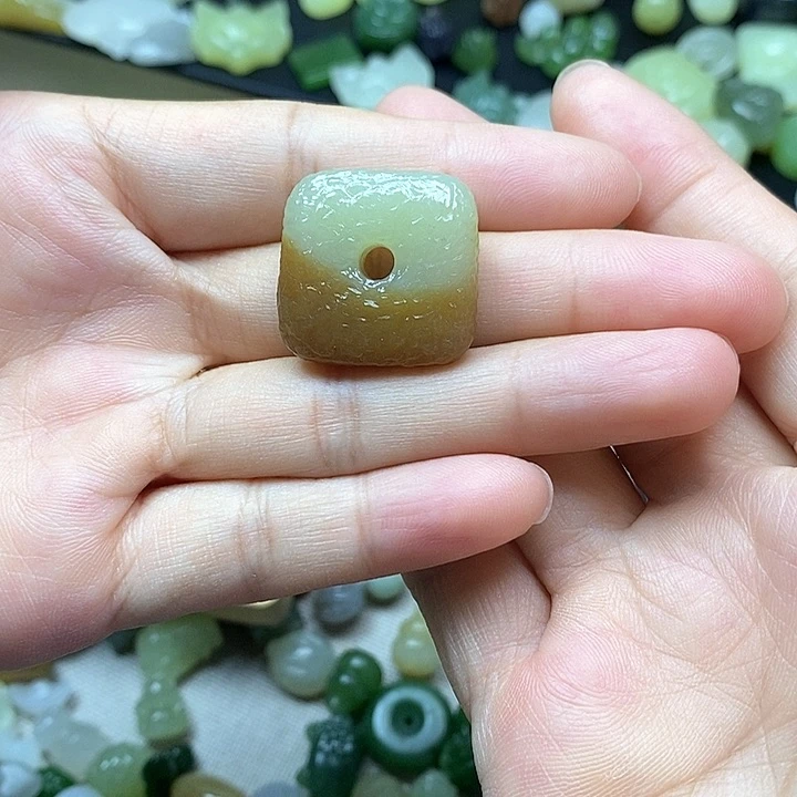 未镶嵌和田玉挂件