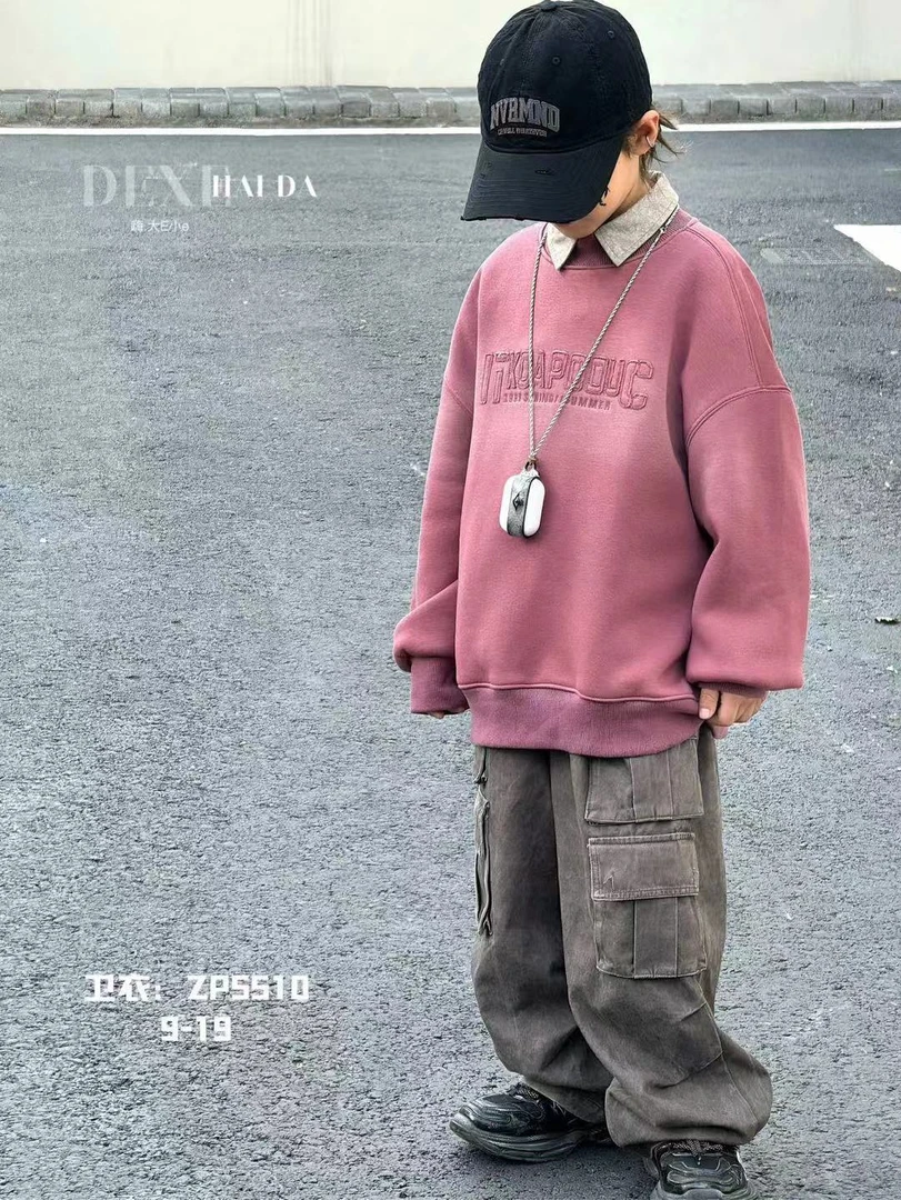 实体精品时尚童装牛哆哆嗨大小E一体绒卫衣5510