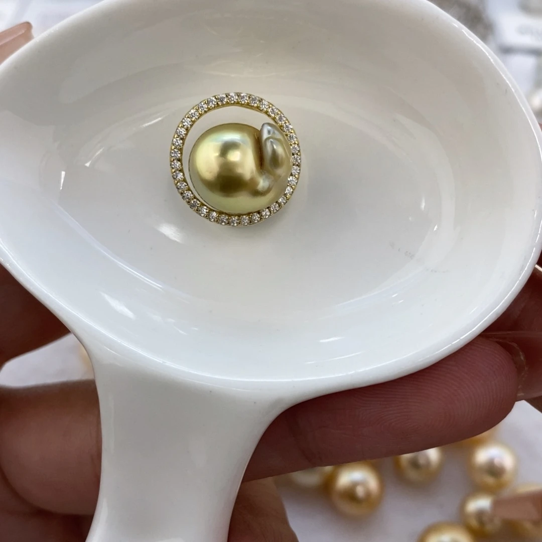 未镶嵌裸珠海水珍珠金珠兔子吊坠10.9