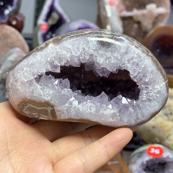 水晶摆件未镶嵌捡漏