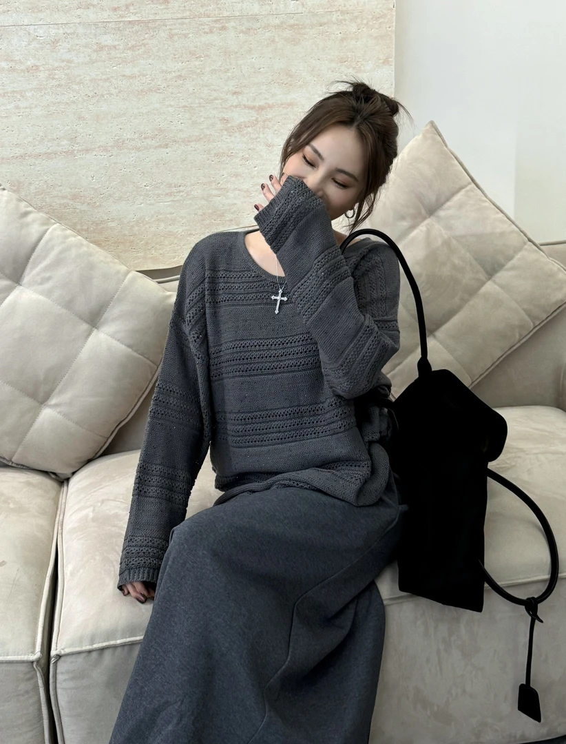 玖黛衣【街拍欧尼】早秋韩版纯色简约高级百搭针织XSP44208