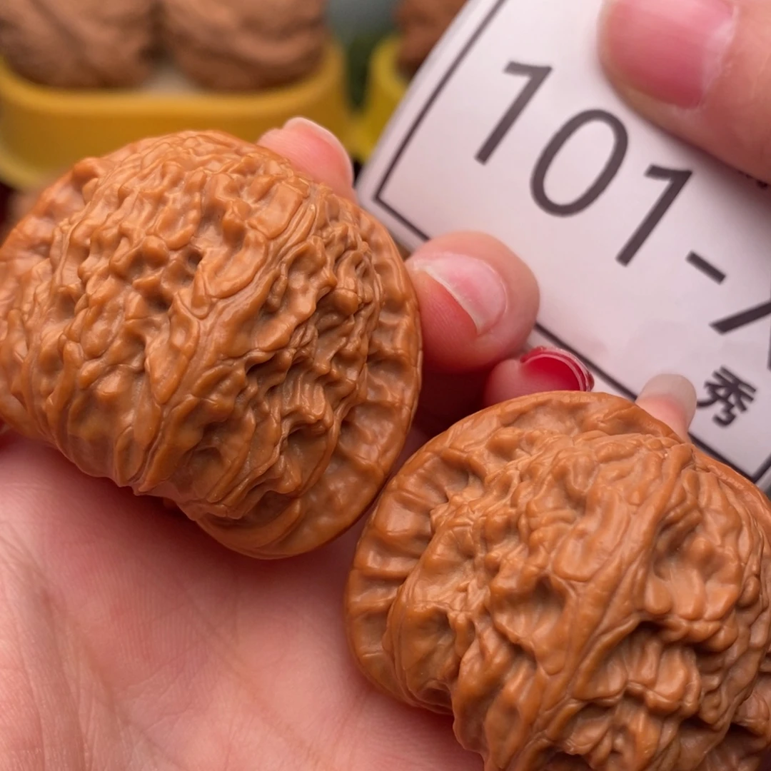 把件桃核白狮子42……