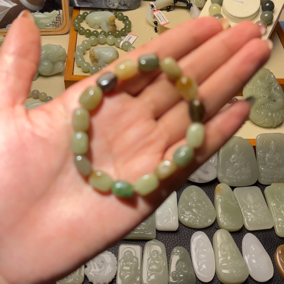 颈饰未镶嵌和田玉