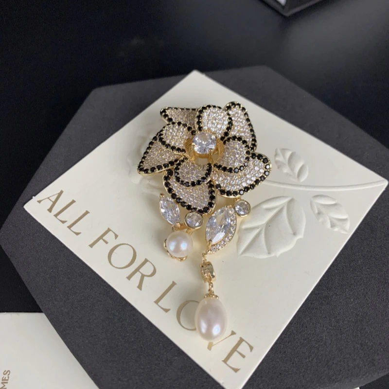 铜合金仿水晶胸针 K189【金闪闪】4厘米新中式满钻铜合金胸针