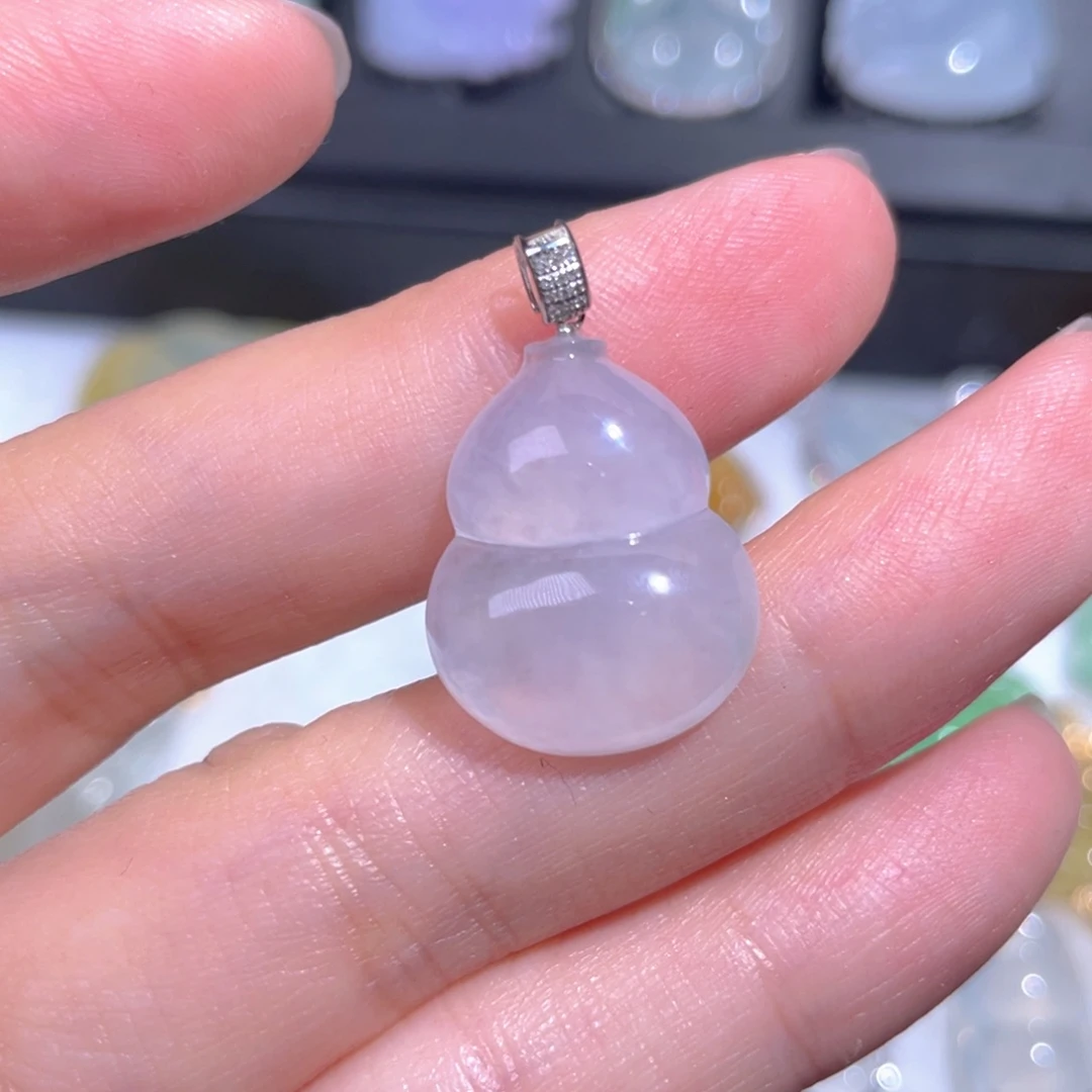 颈饰18K金镶嵌翡翠翡翠