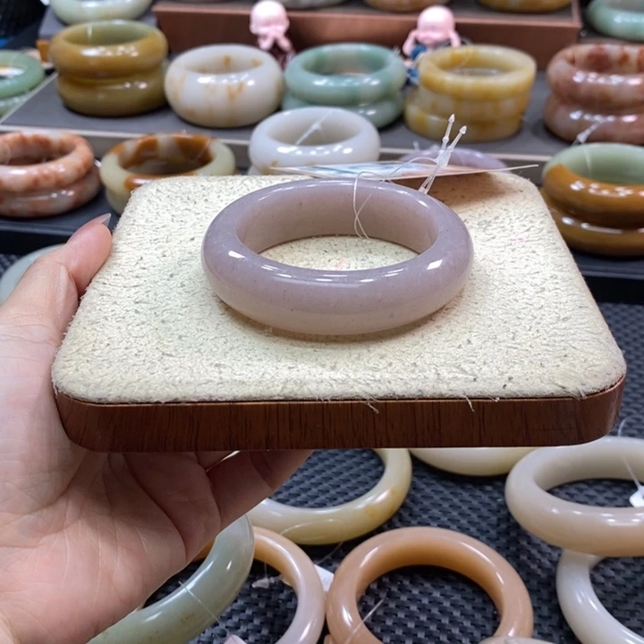 合金手镯石英质玉乖**?