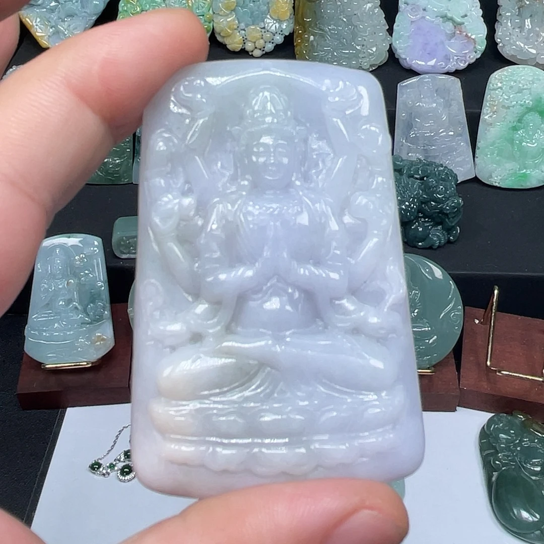翡翠未镶嵌颈饰千手观音