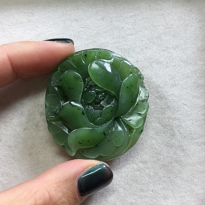 颈饰未镶嵌和田玉（碧玉）