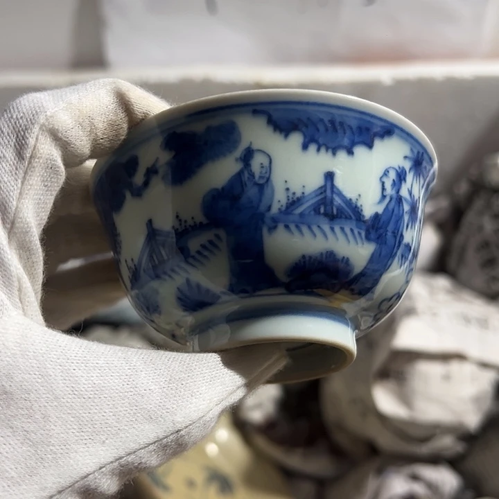 瓷片兵*…青花杯子一件完整