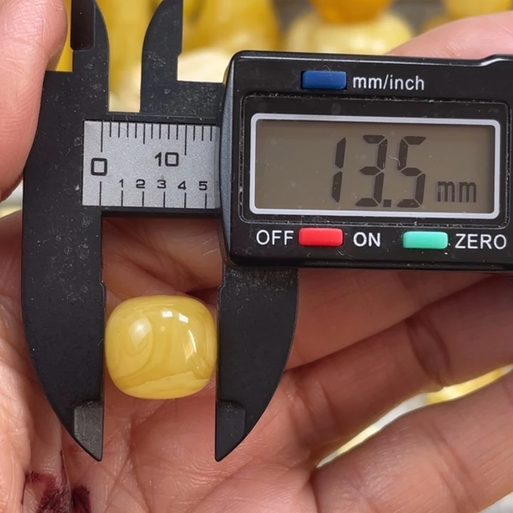 蜜蜡未镶嵌裸石105