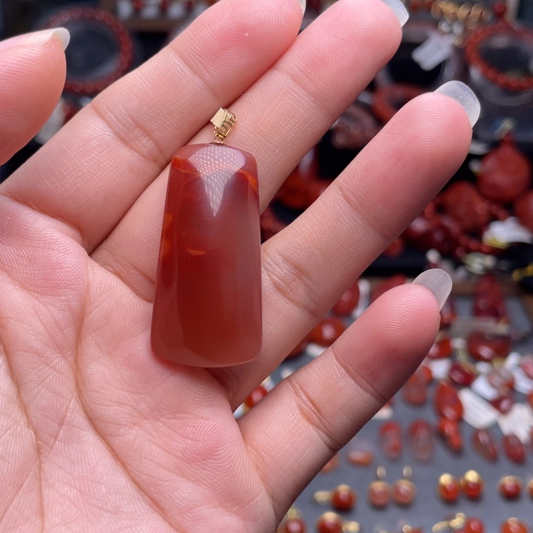 南红玛瑙18K金镶嵌无事牌