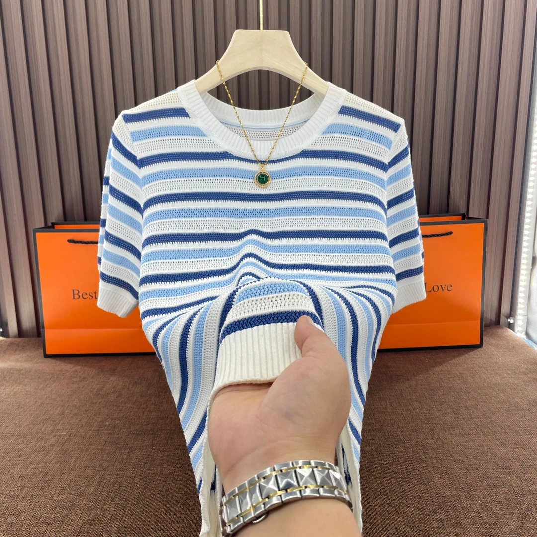 【 清版 ~ 清货 】新品重工圆领镂空条纹针织短袖宽松休闲打底衫女