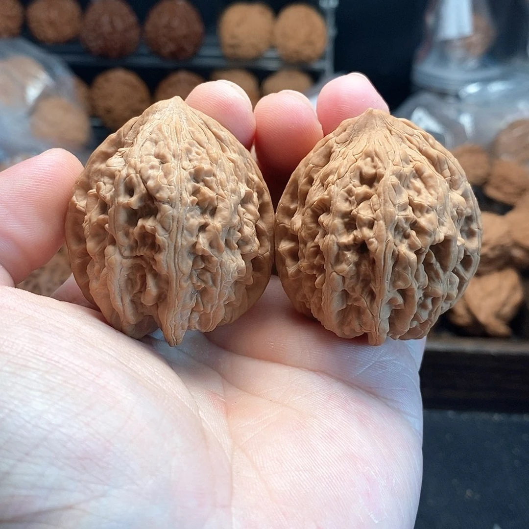 1文玩核桃盘龙谷42–266