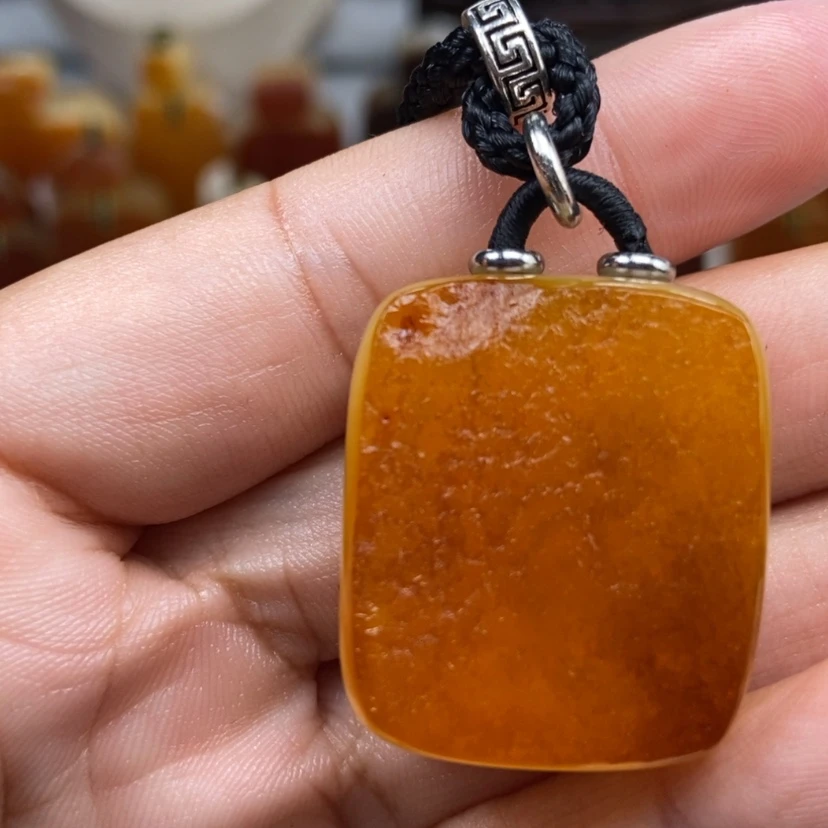 【闪购商品】琥珀颈饰未镶嵌