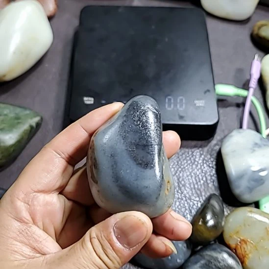 赵***河未镶嵌和田玉把件