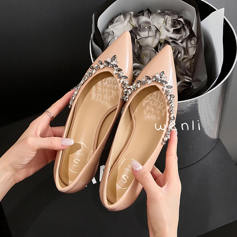 2025新款春夏法式晚晚风水钻尖头女浅口裸色单鞋通勤粗跟鞋百搭