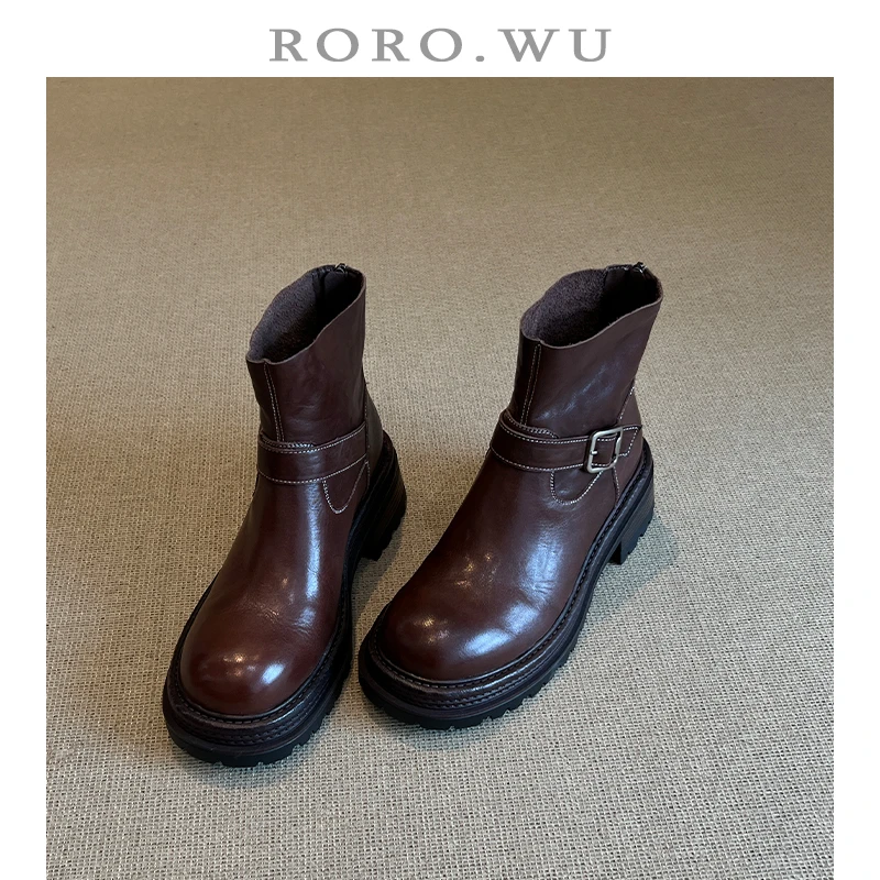 娆娆吴·头层牛皮圆头皮带扣走线短靴冬季新款粗跟切尔西靴女M12