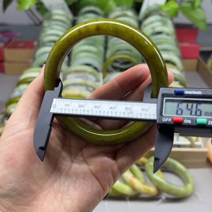 蛇纹石玉未镶嵌手镯59