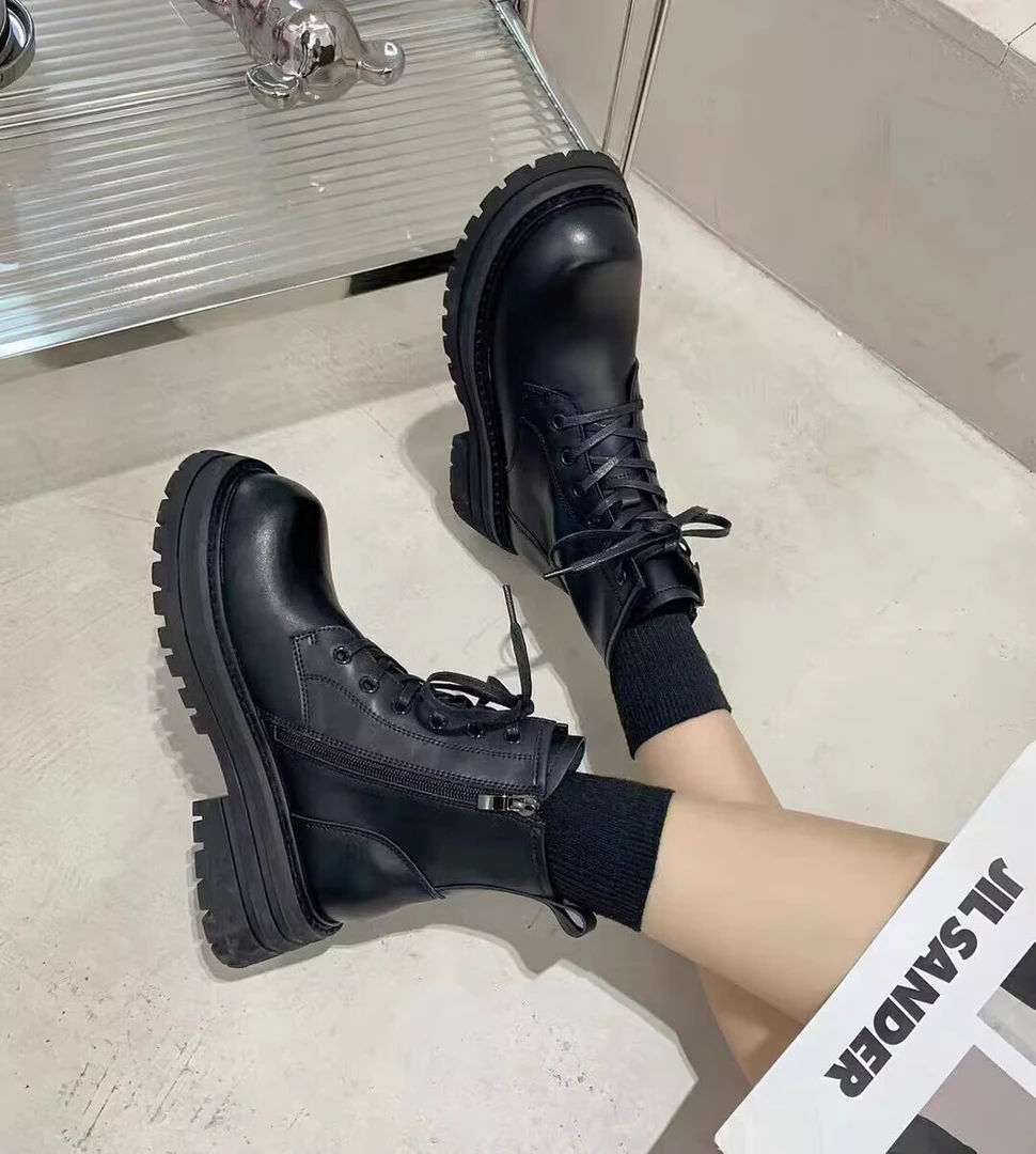 9802新品女靴舒适平底短靴潮款马丁靴百搭短筒靴网红烟管靴