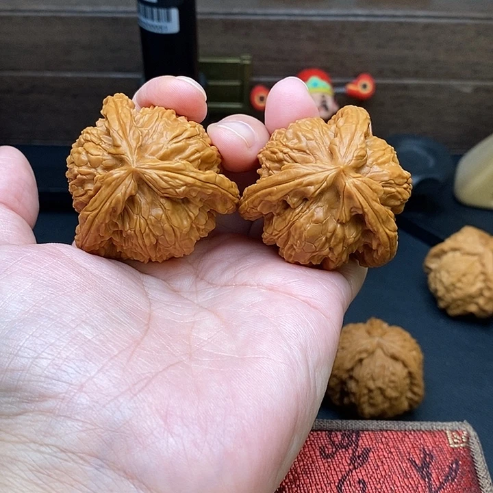 大***虫把件文玩核桃白奔