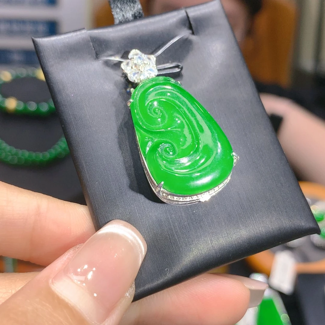 【闪购商品】颈饰银S925镶嵌翡翠6柒姐