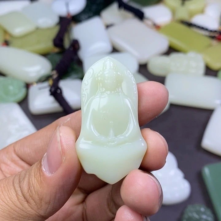 和田玉未镶嵌颈饰