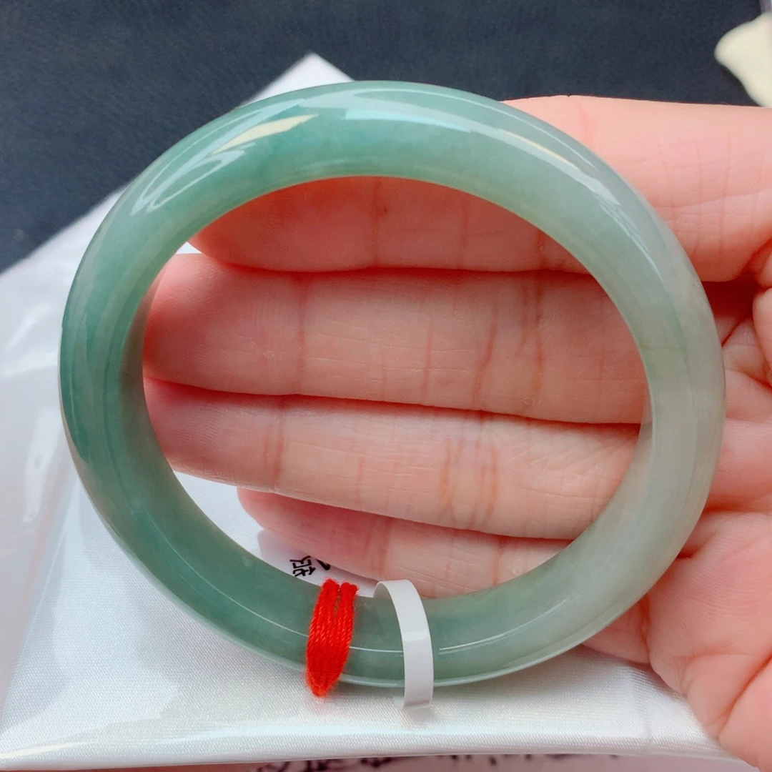 翡翠未镶嵌手镯54圈 油青底半山水意境