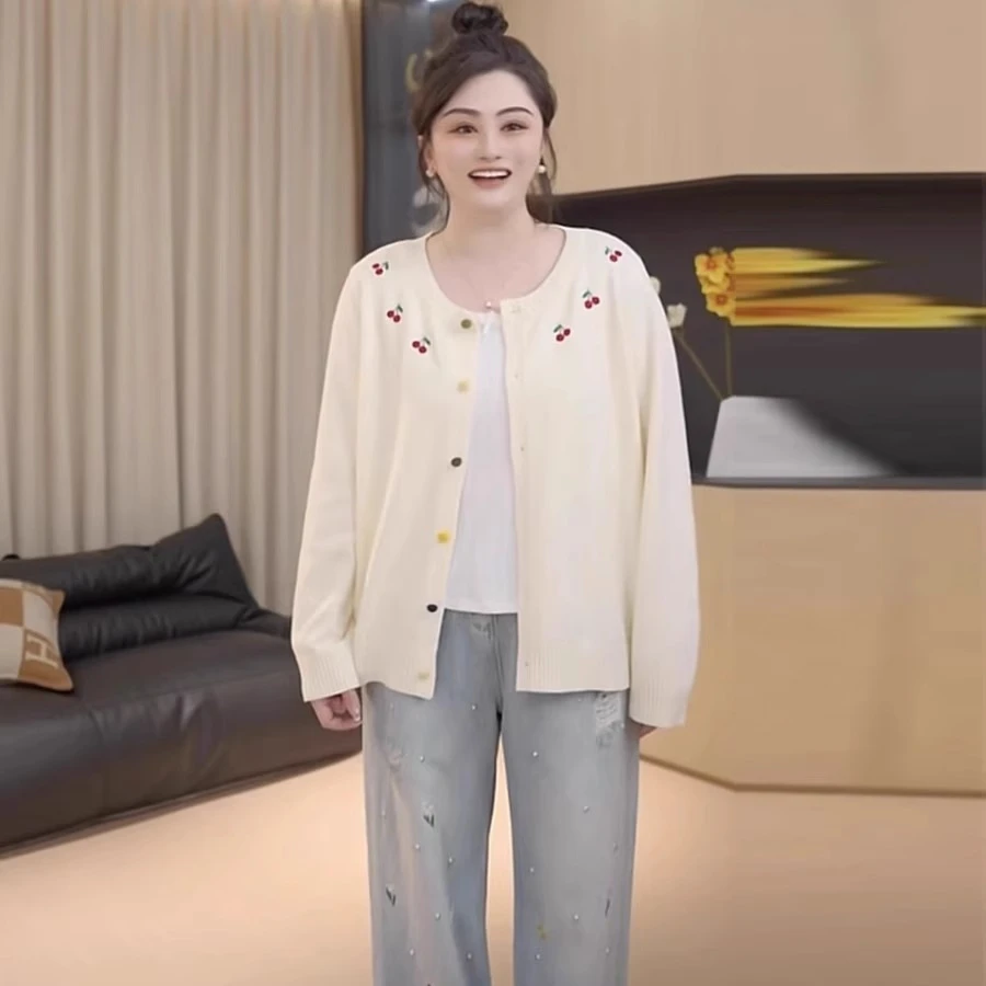 胖佳佳大码女装樱桃刺绣针织开衫女春季胖mm法式减龄显瘦外套上衣