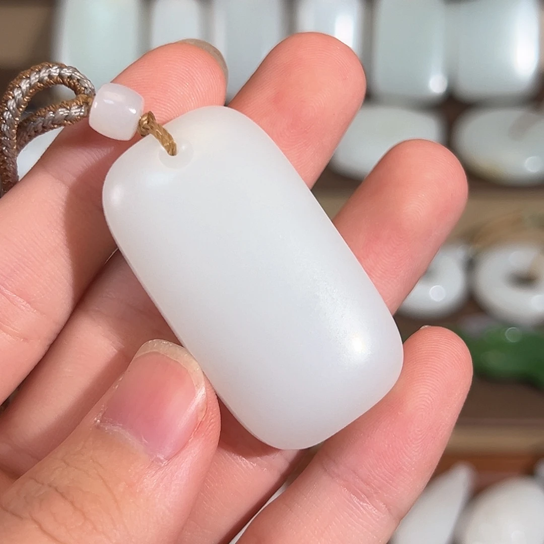 笙***和田玉（糖玉）未镶嵌颈饰