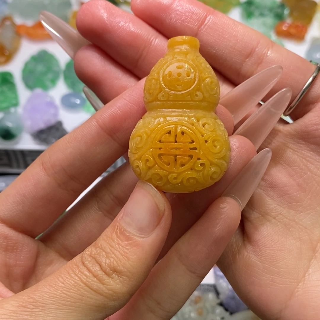 一***乐定制翡翠未镶嵌吊坠