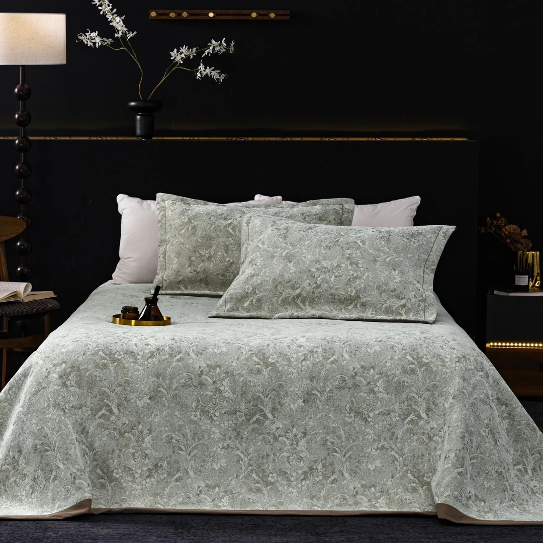 床盖【羽灵 绿色】2.3X2.5米高端冬季透气保暖亲肤棉绒双人加大床盖