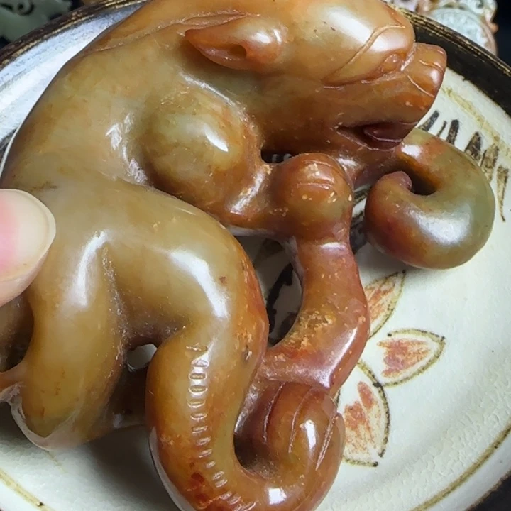 瓷片邓**，新号开播瓷器盘子