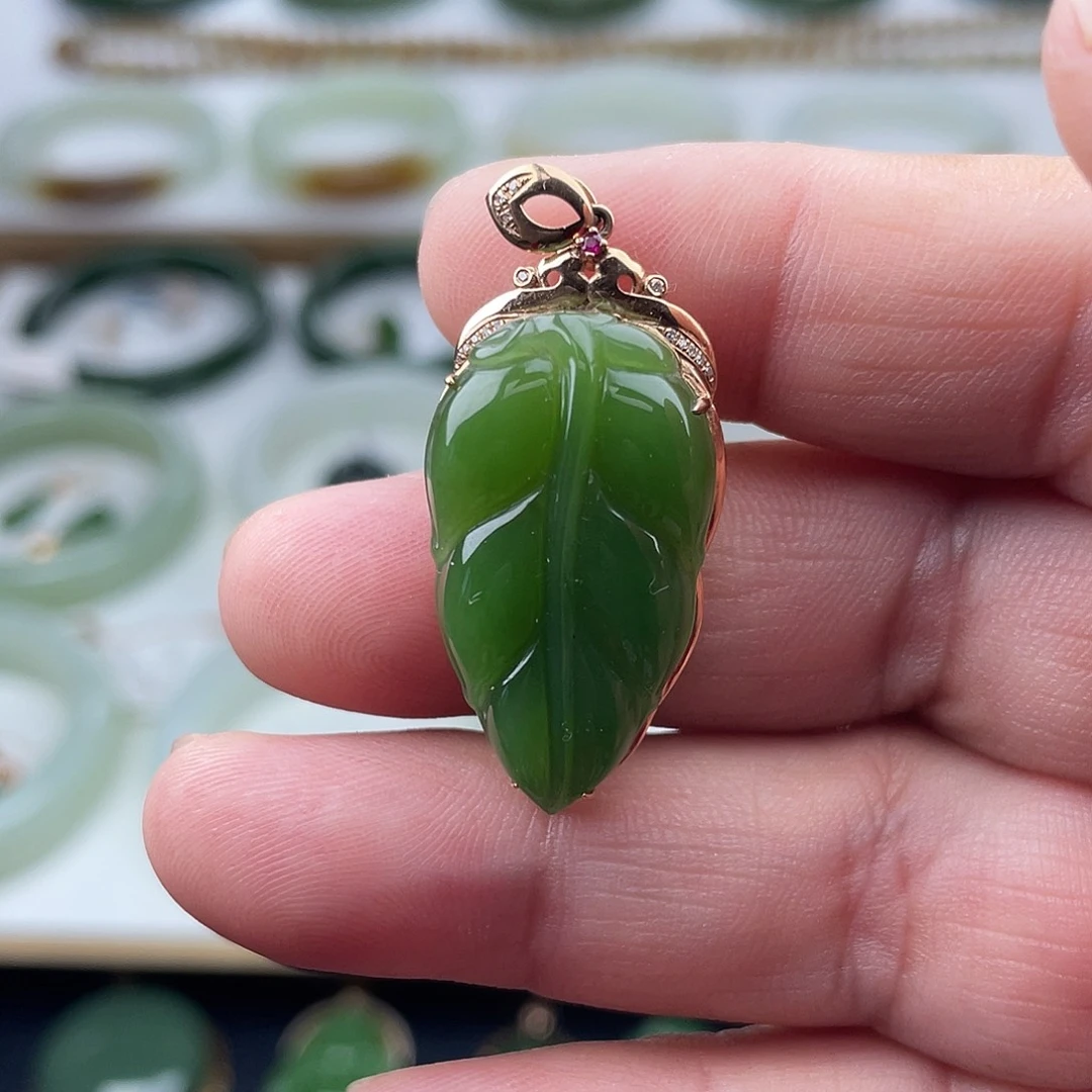 和田玉（碧玉）18K金镶嵌颈饰