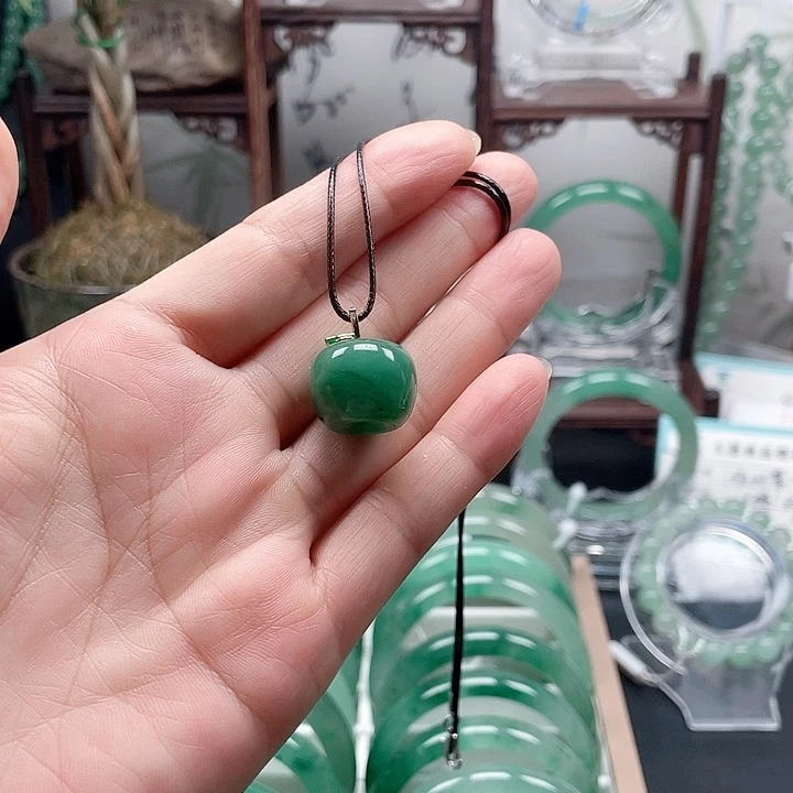 颈饰银S925镀金镶嵌石英质玉